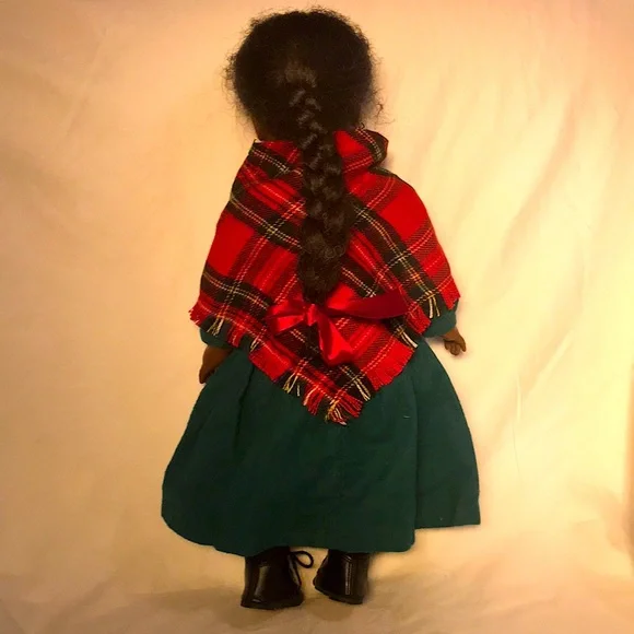 green dress with red plaid shawl & ribbon - Picture 2 of 3
